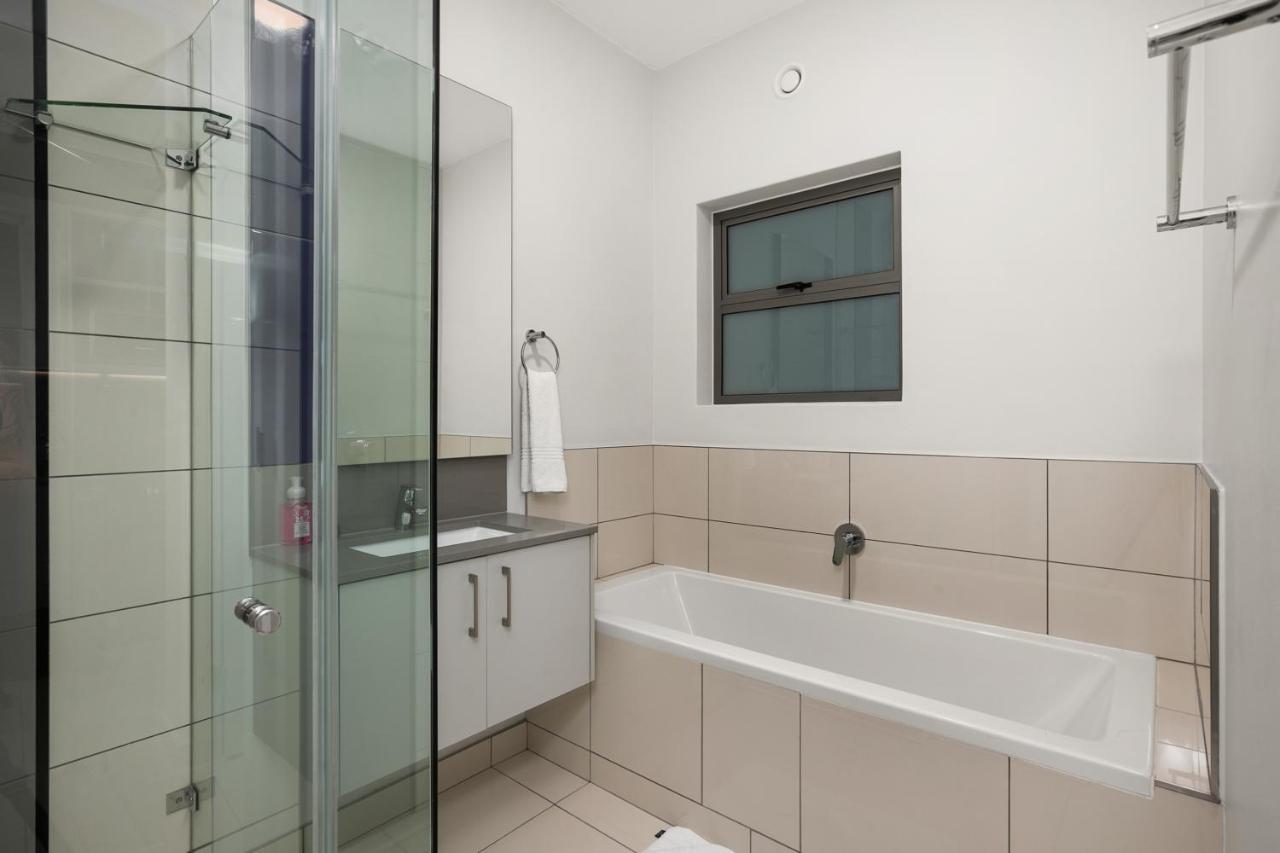 Easy Stay - The Median Rosebank Johannesburg Bagian luar foto