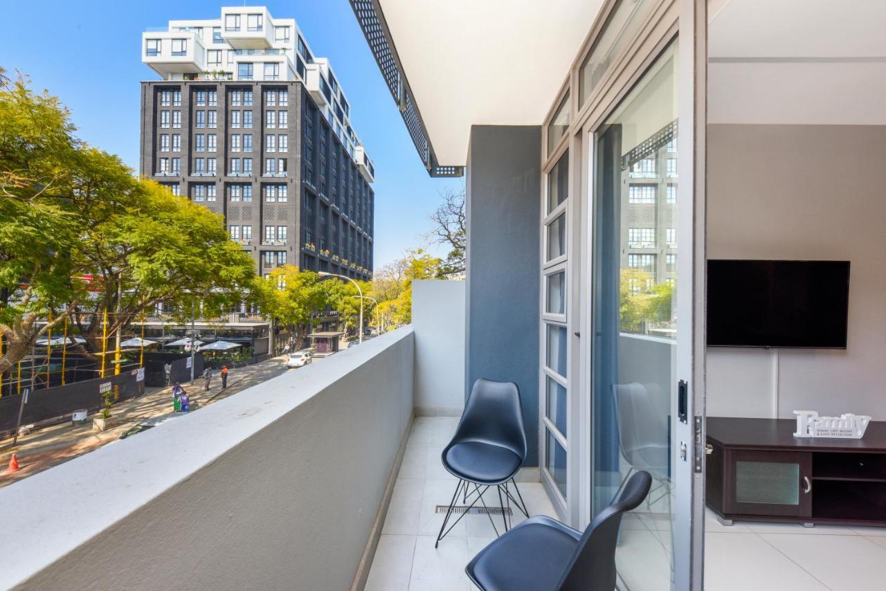 Easy Stay - The Median Rosebank Johannesburg Bagian luar foto