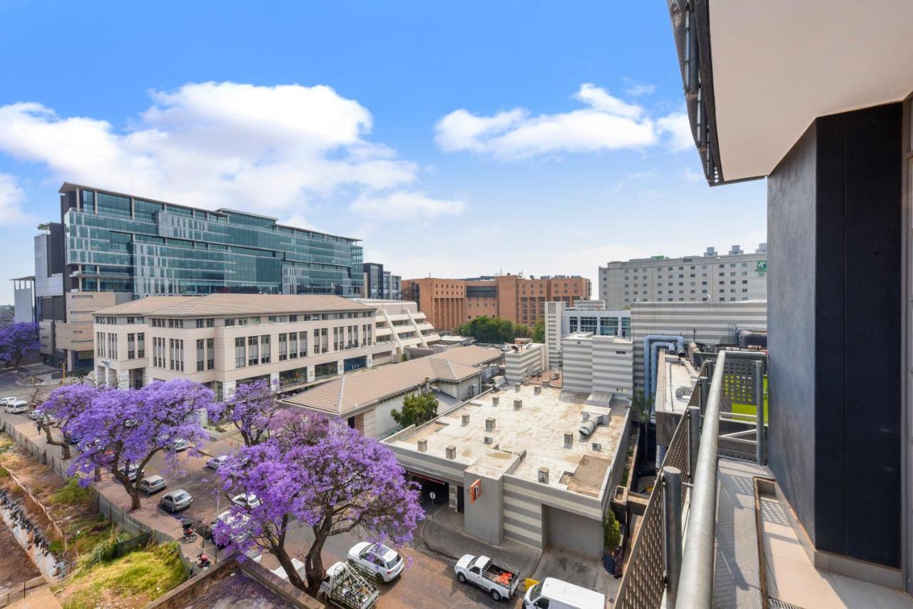 Easy Stay - The Median Rosebank Johannesburg Bagian luar foto